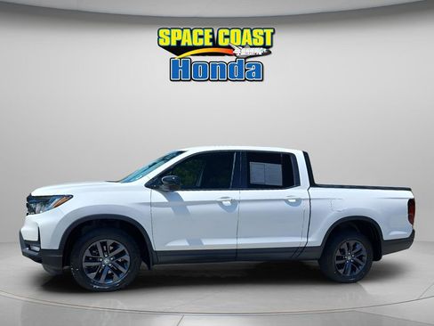 Used 2024 Honda Ridgeline Sport image 11