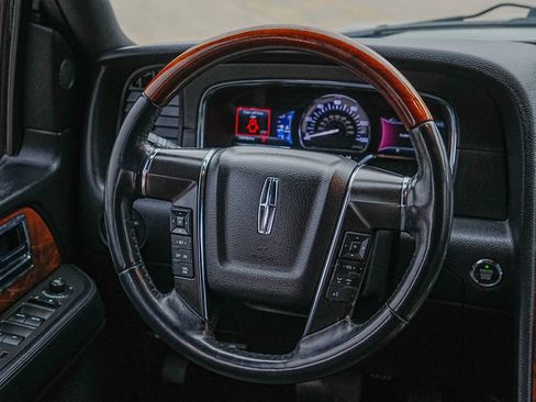 Used 2015 Lincoln Navigator L 4WD image 39