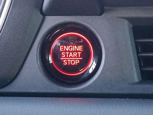 Used 2025 Honda Pilot Black Edition image 15