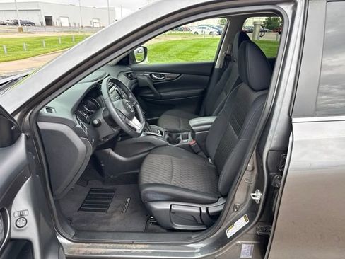 Used 2019 Nissan Rogue S w/ Special Edition Package FWD image 15