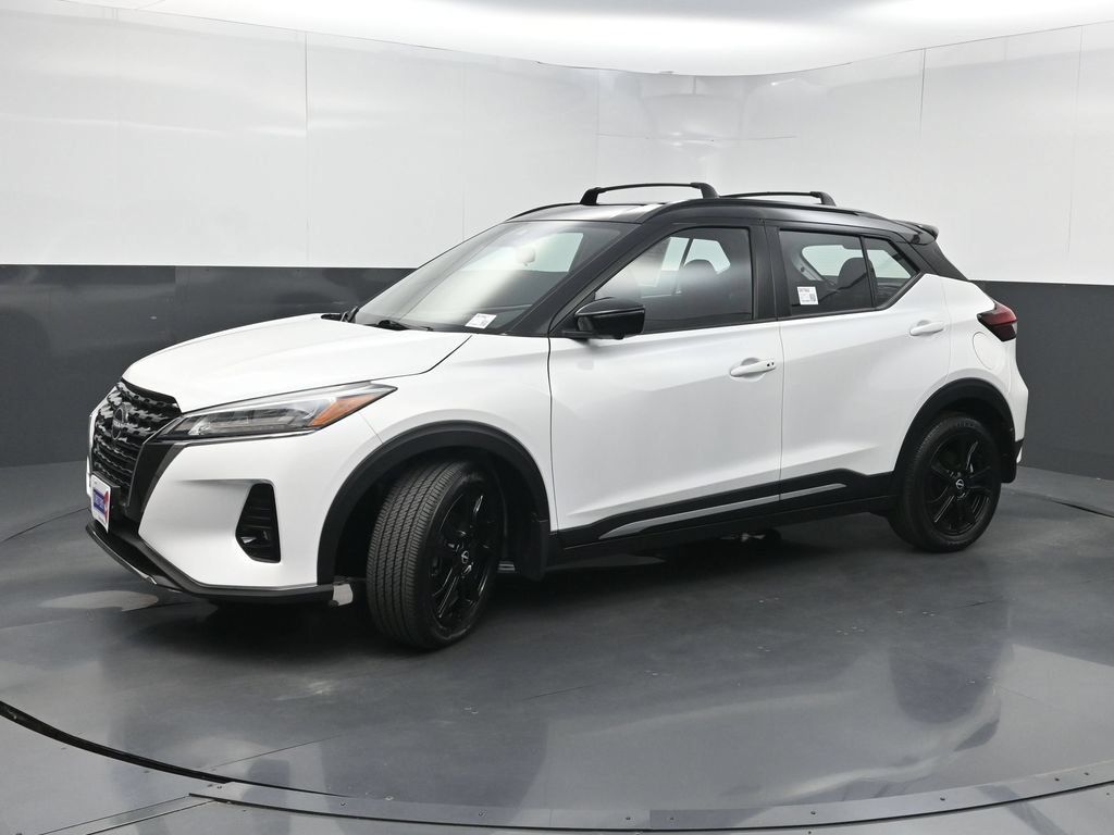 Used 2024 Nissan Kicks SR FWD image 19