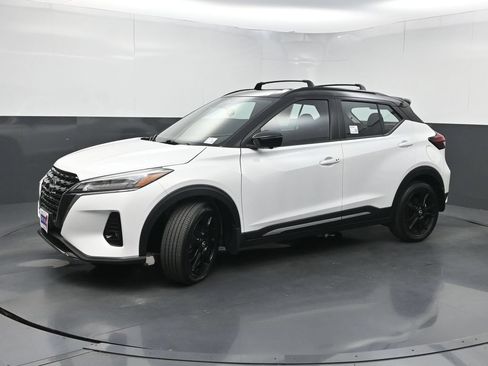 Used 2024 Nissan Kicks SR FWD image 19