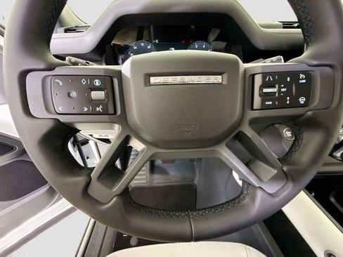 Used 2026 Land Rover Defender 110 X-Dynamic SE AWD/4WD image 18