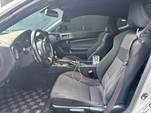 Used 2019 Toyota 86 RWD image 5