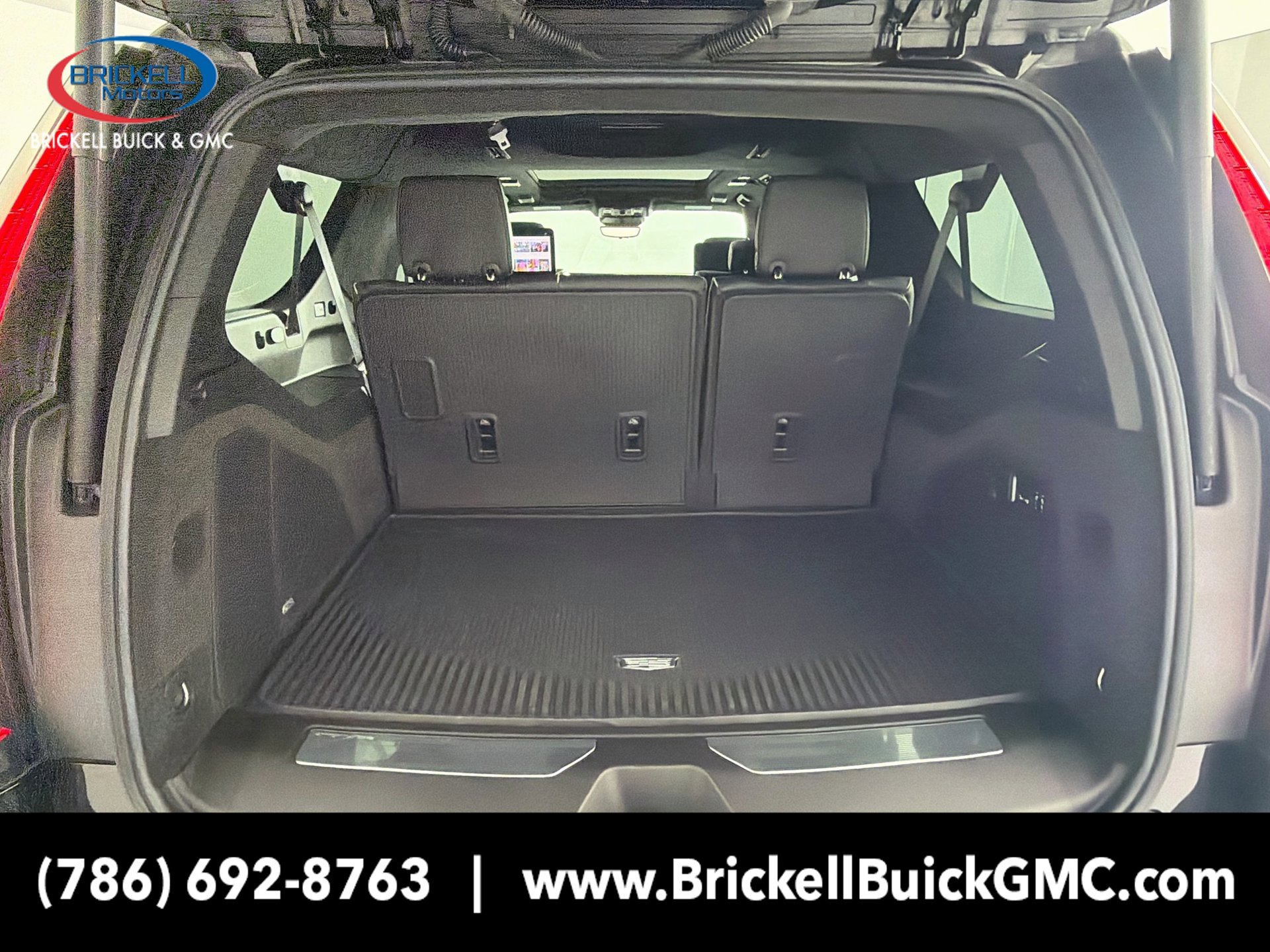 Used 2023 Cadillac Escalade ESV V AWD/4WD image 14