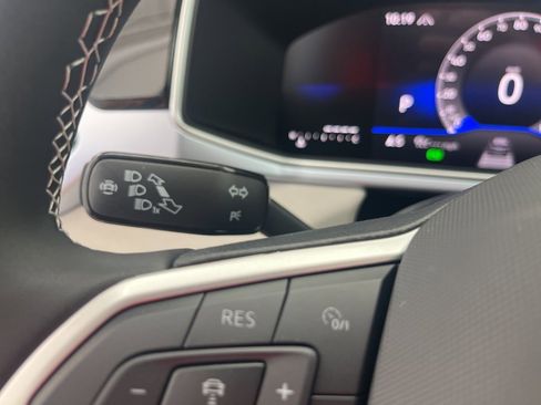 New 2026 Volkswagen Taos SE image 18