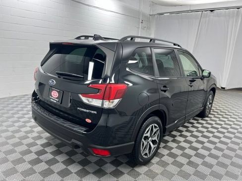 Used 2023 Subaru Forester Premium AWD/4WD image 5