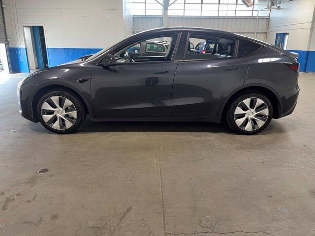 Used 2024 Tesla Model Y Long Range AWD/4WD image 6
