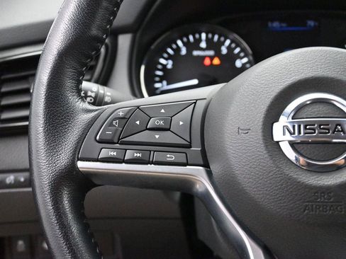 Used 2020 Nissan Rogue Sport SV w/ Technology Package FWD image 18