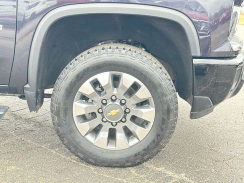 Used 2024 Chevrolet Silverado 2500 Custom w/ Custom Value Package image 32