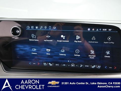 New 2025 Chevrolet Suburban Premier image 8