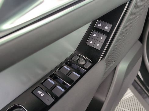 Certified 2025 Land Rover Range Rover Velar S image 20