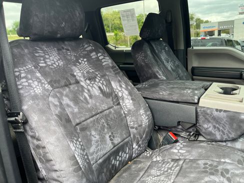 Used 2022 Ford F250 XLT w/ Black Appearance Package AWD/4WD image 13
