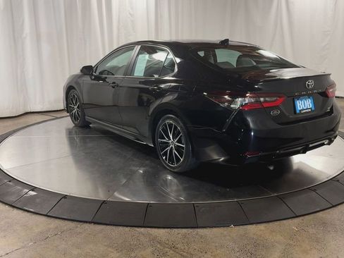 Used 2023 Toyota Camry SE image 8