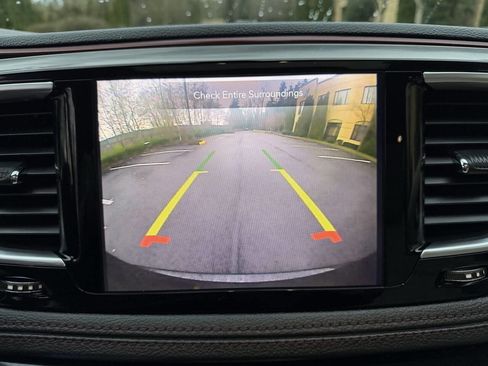 Used 2019 Chrysler Pacifica Limited image 23