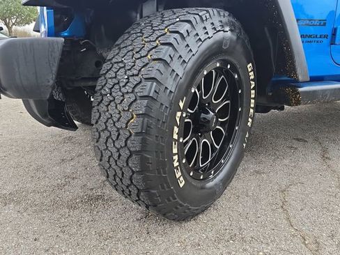 Used 2015 Jeep Wrangler Unlimited Sport image 29