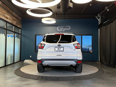 Used 2018 Ford Escape SE FWD image 4