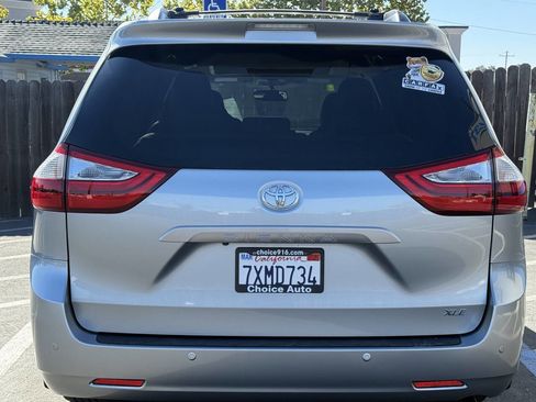 Used 2017 Toyota Sienna image 5