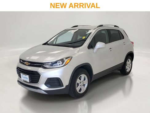 Used 2019 Chevrolet Trax LT w/ LT Convenience Package AWD/4WD image 1