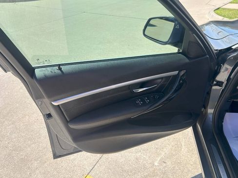 Used 2017 BMW 330e image 40