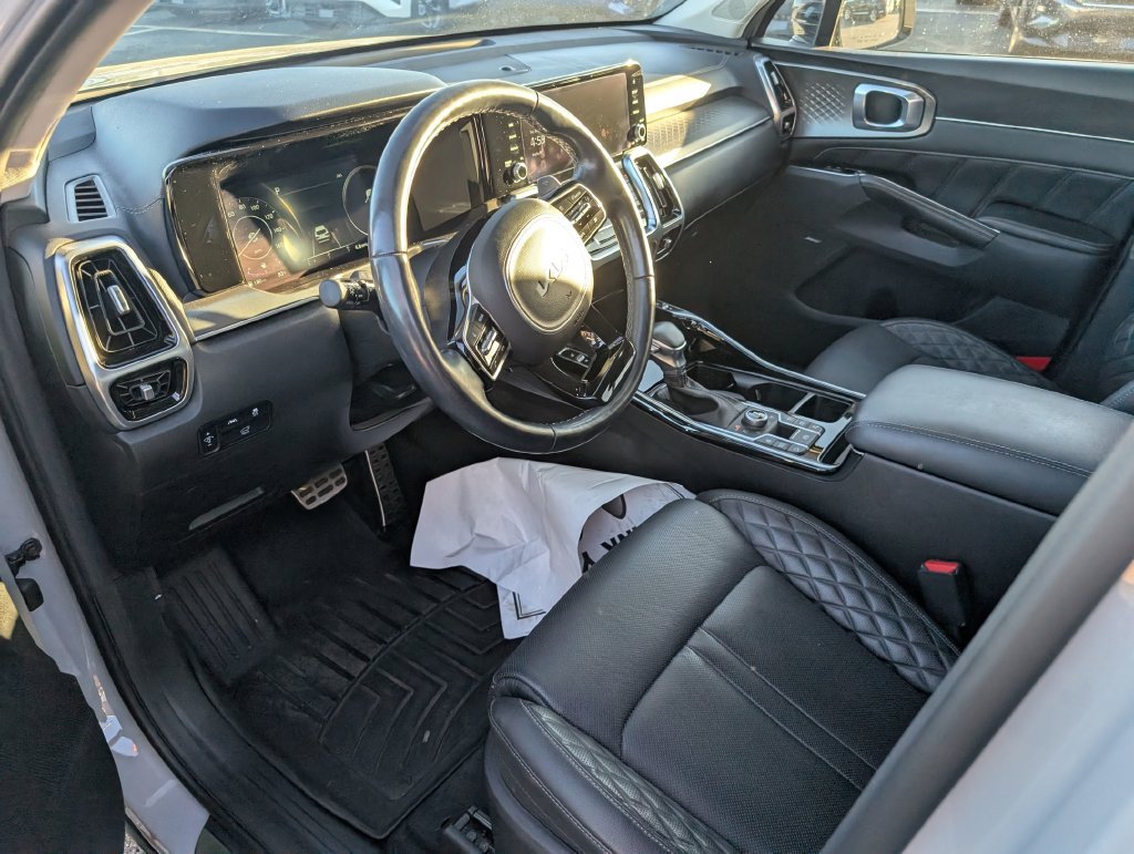Used 2023 Kia Sorento SX AWD/4WD image 12