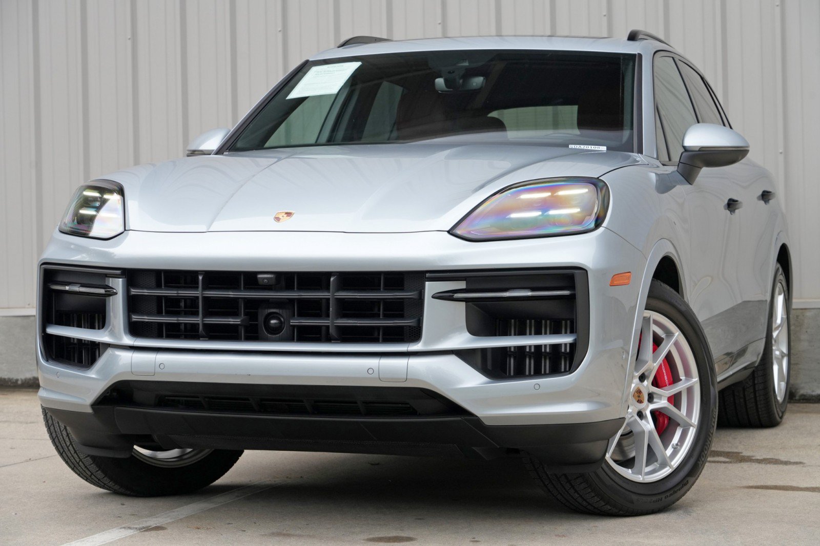 Used 2025 Porsche Cayenne S AWD/4WD image 3