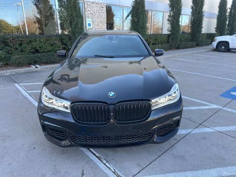 Used 2019 BMW 750i w/ Executive Package image 7
