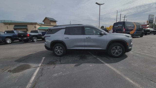 Certified 2026 Chevrolet Traverse LT w/ Driver Confidence Package FWD image 8