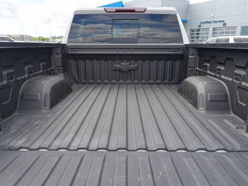 Used 2022 Chevrolet Silverado 1500 LTZ AWD/4WD image 15