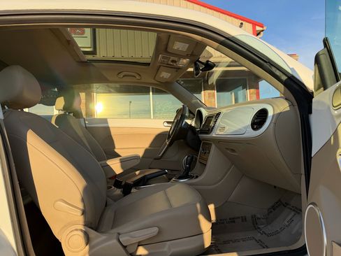 Used 2016 Volkswagen Beetle 1.8T SEL w/ Lighting Package image 17