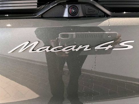 New 2025 Porsche Macan 4S Electric image 32