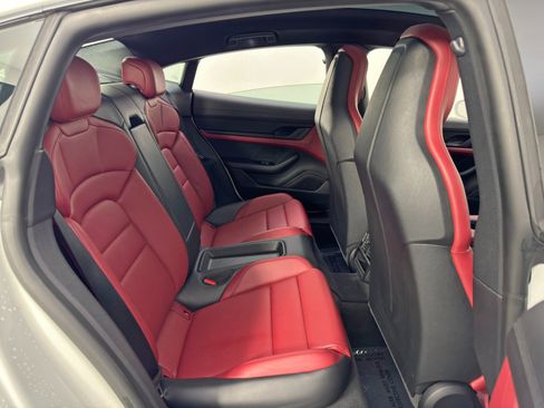 Used 2022 Porsche Taycan image 42
