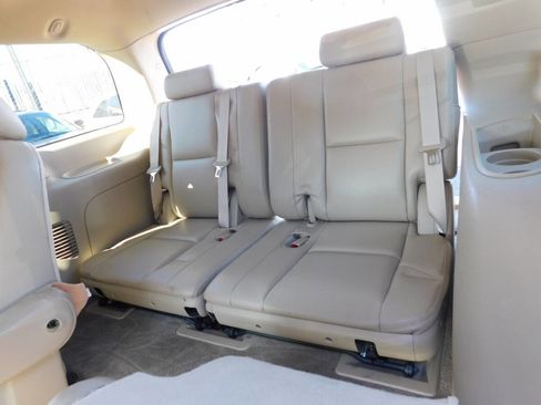 Used 2011 GMC Yukon Denali image 7