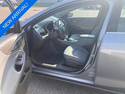 Used 2025 Chevrolet Malibu LT FWD image 9