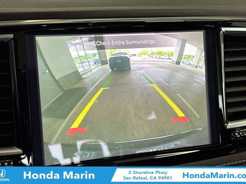 Used 2023 Chrysler Pacifica Limited FWD image 26