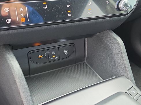 New 2026 Kia Sportage LX FWD image 25