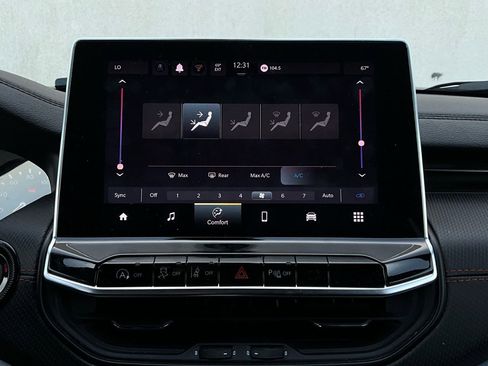 Used 2025 Jeep Compass Trailhawk image 30