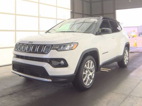 Used 2025 Jeep Compass Limited AWD/4WD image 1