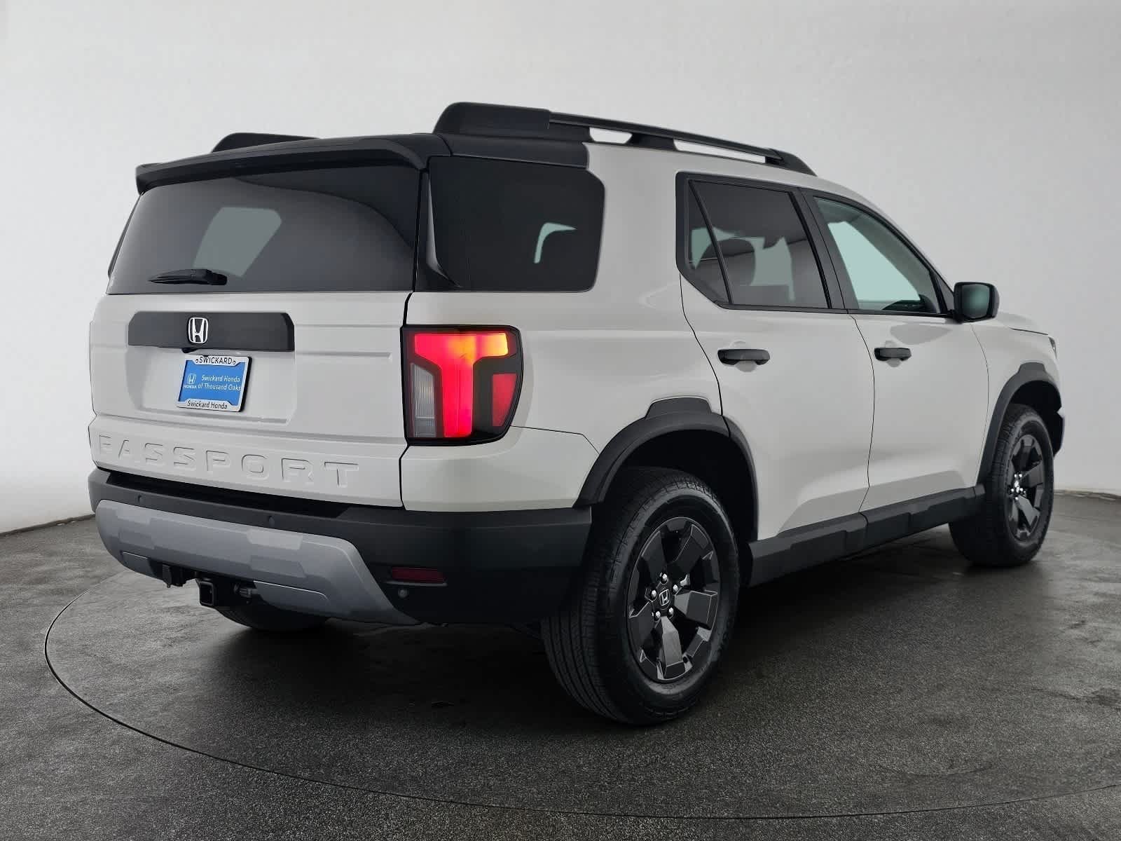 Certified 2026 Honda Passport RTL image 3