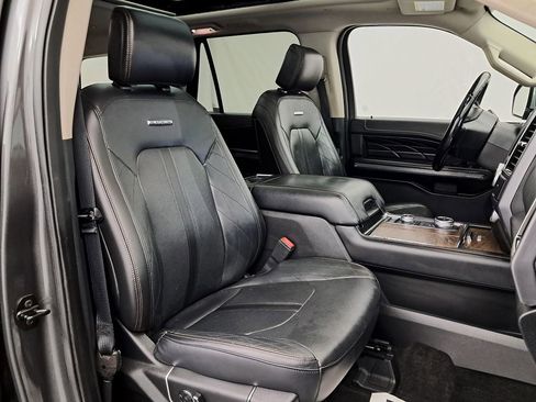 Used 2018 Ford Expedition Platinum image 39