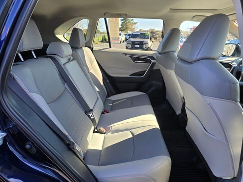 Used 2025 Toyota RAV4 XLE Premium image 12