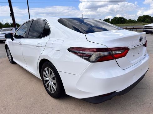 Used 2021 Toyota Camry LE FWD image 9
