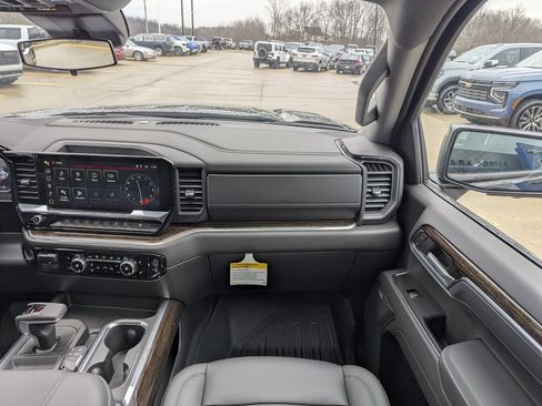 New 2026 GMC Sierra 1500 Elevation w/ Elevation Premium Package image 4