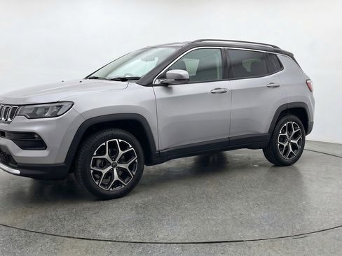 Used 2025 Jeep Compass Limited AWD/4WD image 3