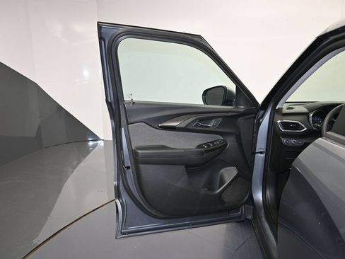 Used 2021 Chevrolet TrailBlazer LT w/ Convenience Package FWD image 10