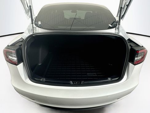 Used 2018 Tesla Model 3 Long Range RWD image 30