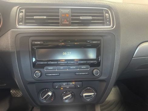 Used 2015 Volkswagen Jetta SE FWD image 15