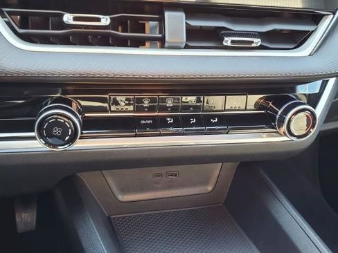 New 2026 Chevrolet Equinox LT image 24