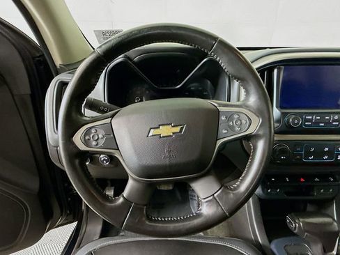 Used 2018 Chevrolet Colorado Z71 w/ Z71 Midnight Edition image 13