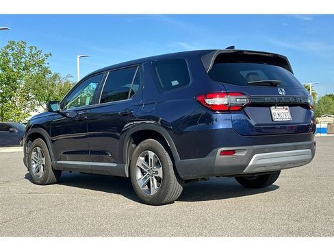 Used 2024 Honda Pilot EX-L image 3